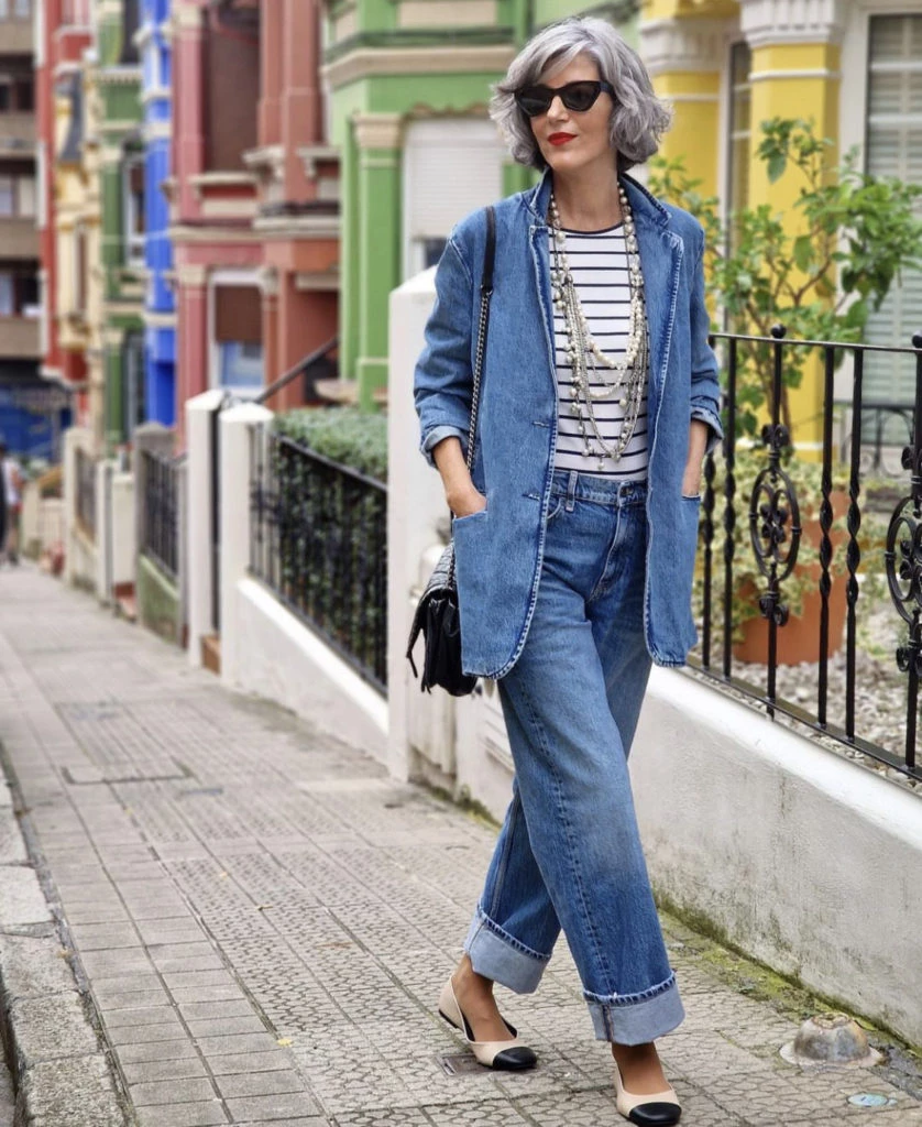Look con campera de jean. Foto: Pinterest.