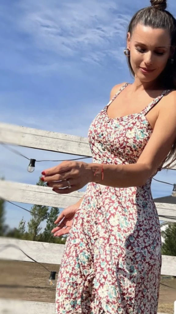 Pampita y su look primaveral. Foto: Instagram.