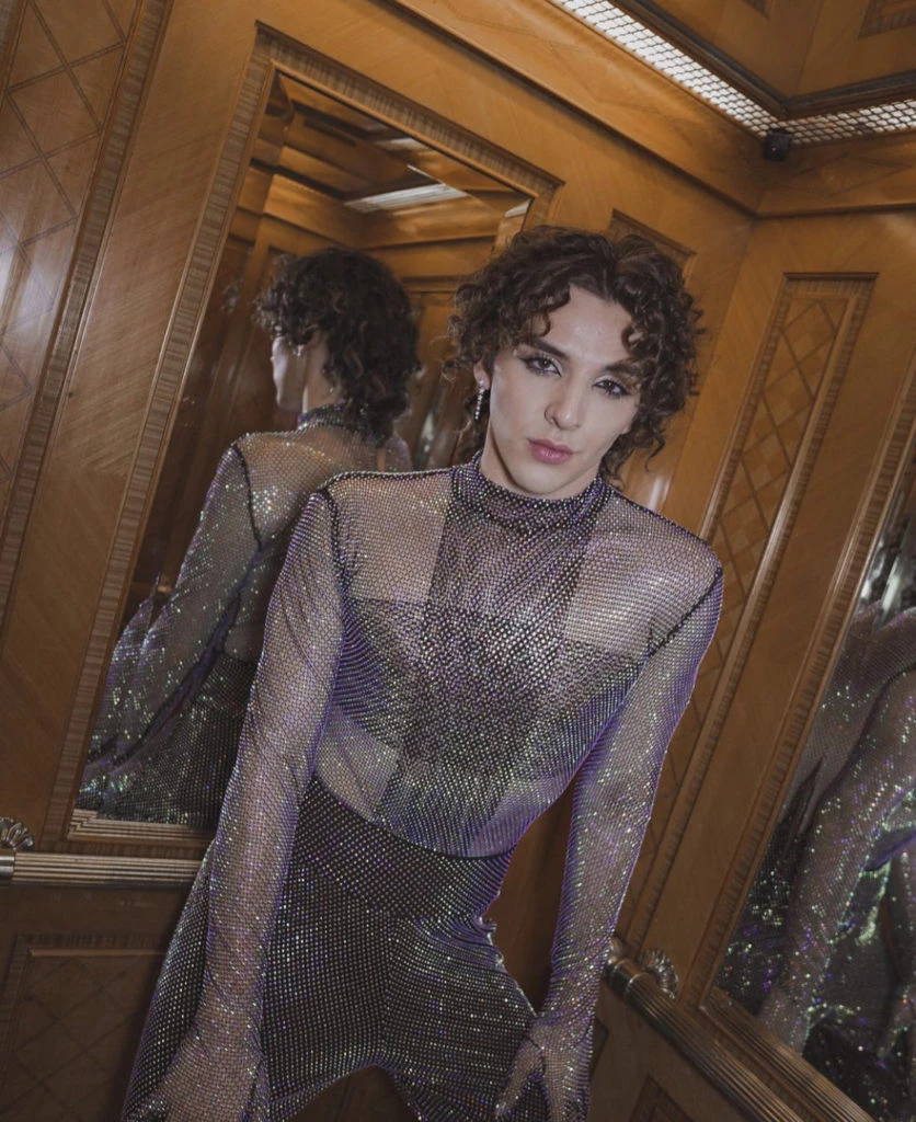 Jorge Rey y su apuesta por el crystal mesh. Foto: Instagram.