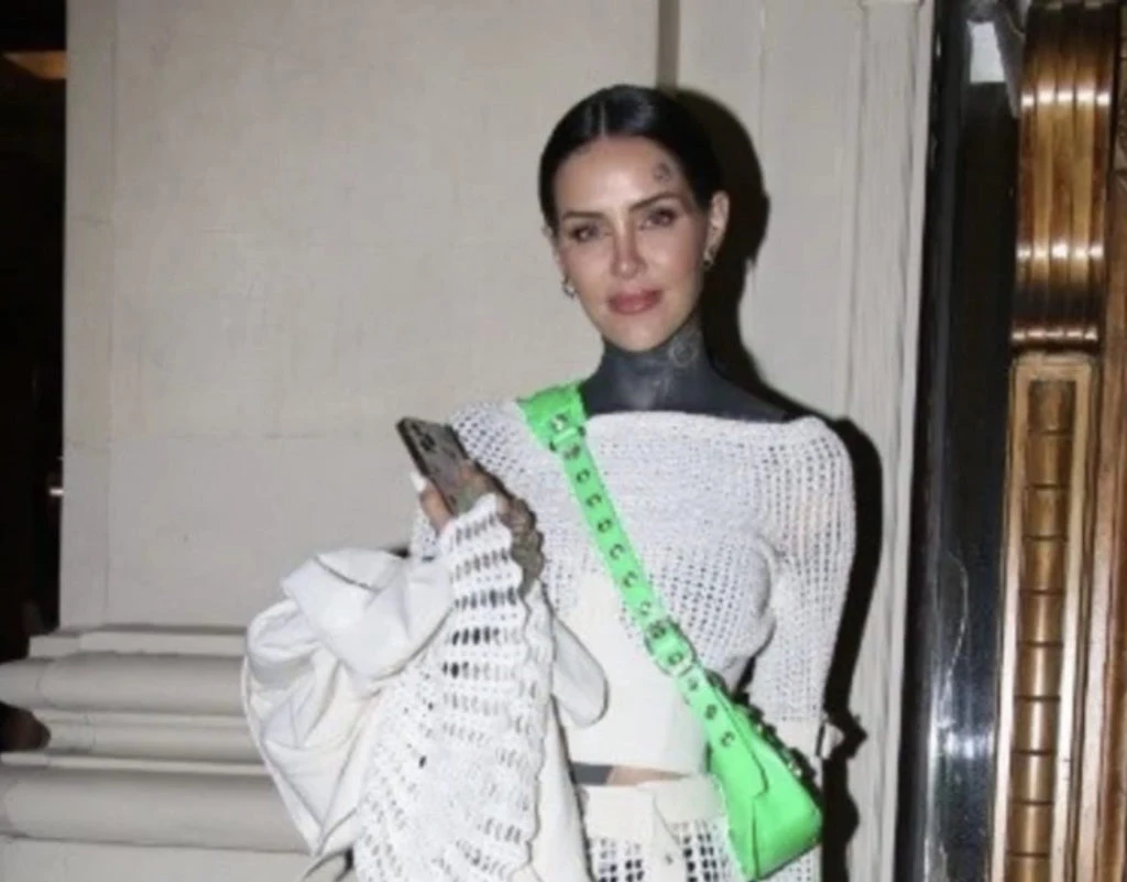 Cande Tinelli y su carter Balenciaga. Foto: Instagram.