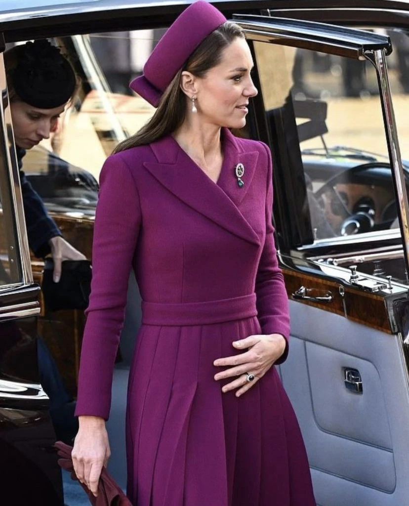 Kate Middleton y su look monocromático. Foto: Instagram.