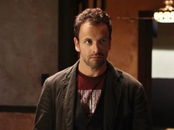 Jonny Lee Miller