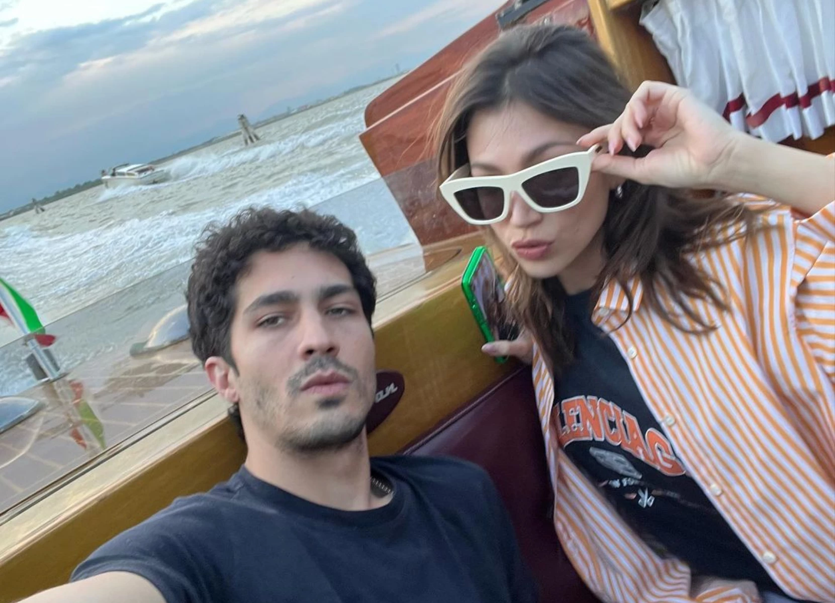 Las fotos de las románticas vacaciones del Chino Darín y Úrsula Corberó en Venecia