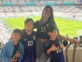 Las fotos del atardecer de Antonela Roccuzzo y sus hijos en Qatar