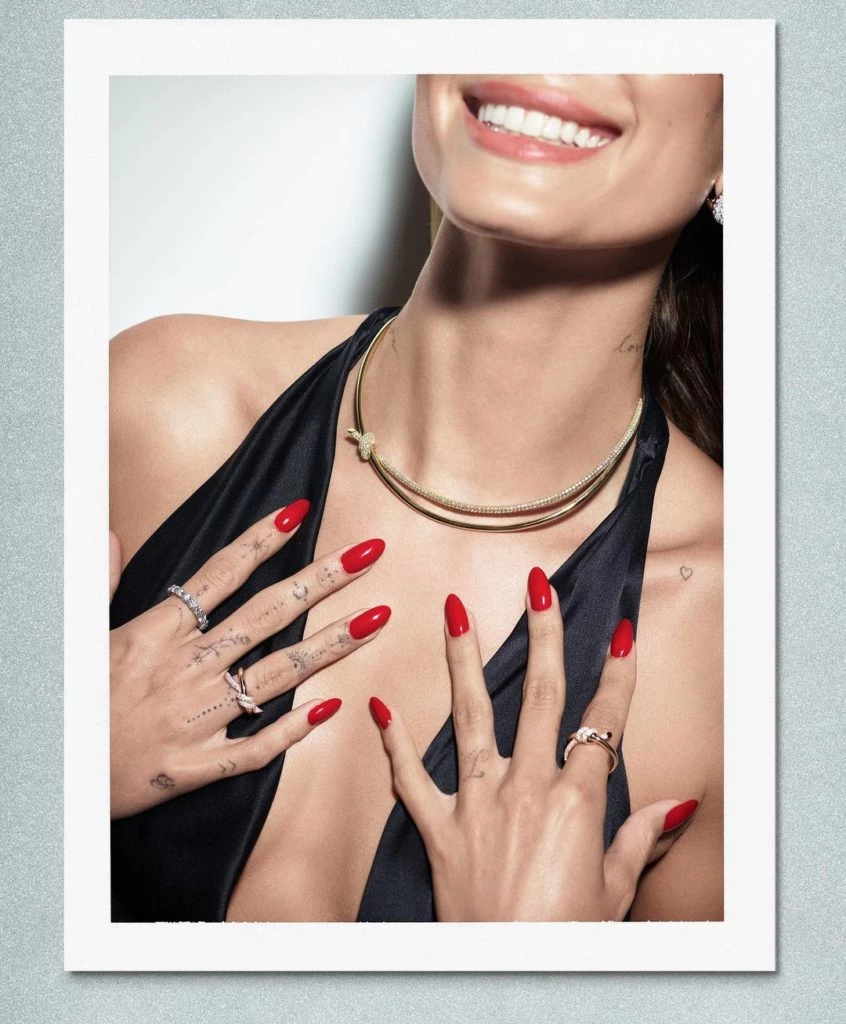 Las uñas de Hailey Bieber que marcan tendencia