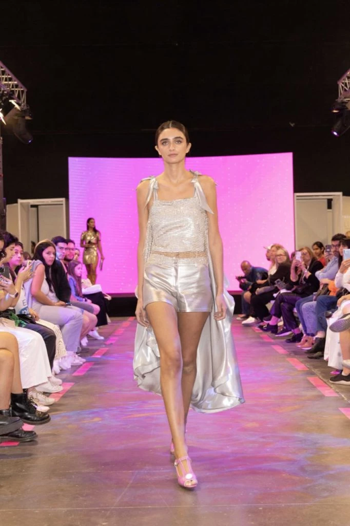 Desfile Vevu en Puro Diseño 2022