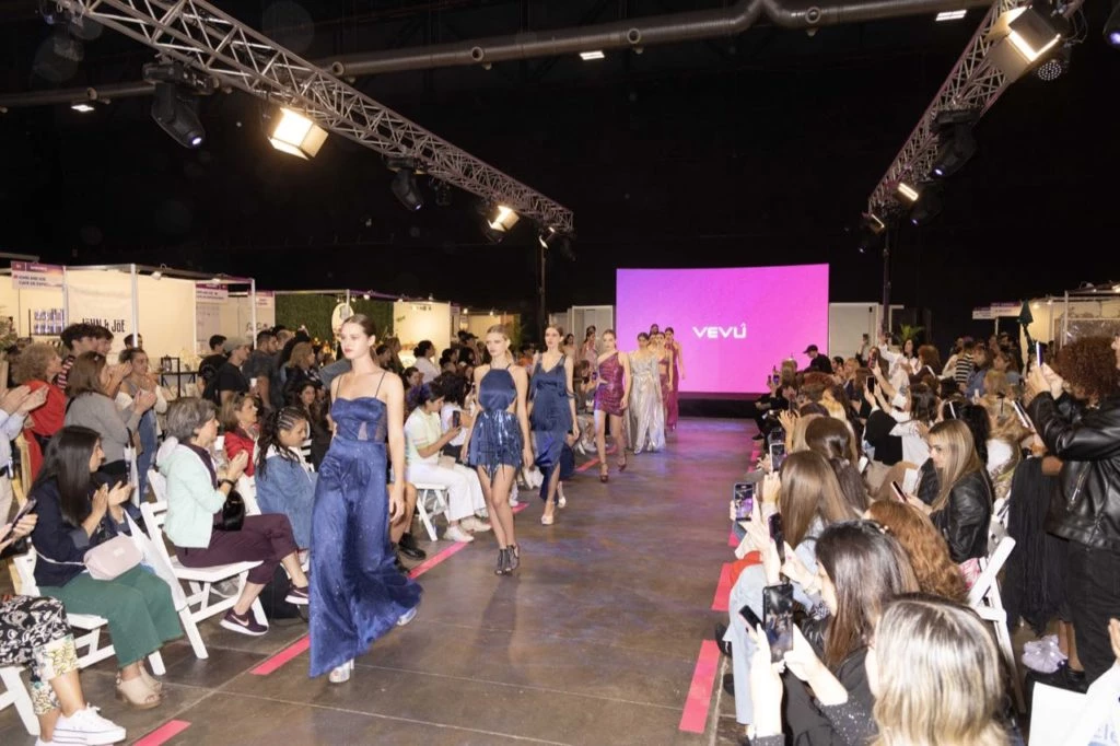 Desfile Vevu en Puro Diseño 2022