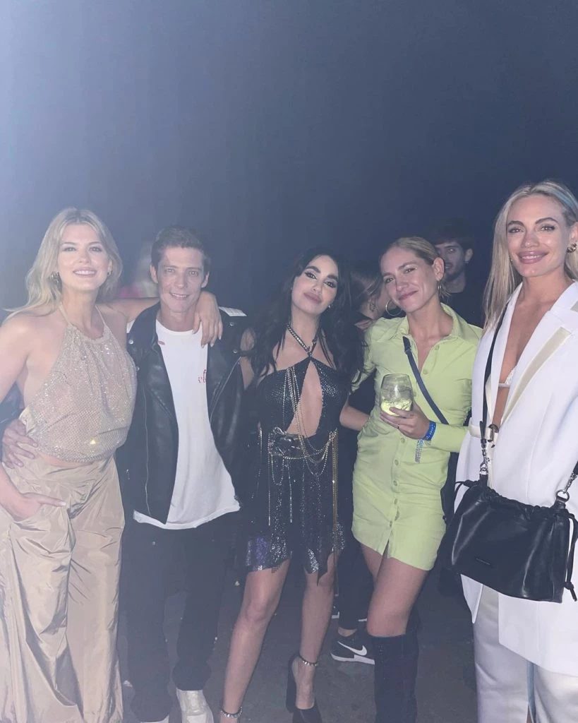 Mery del Cerro junto a Lali y los ex Casi Ángeles