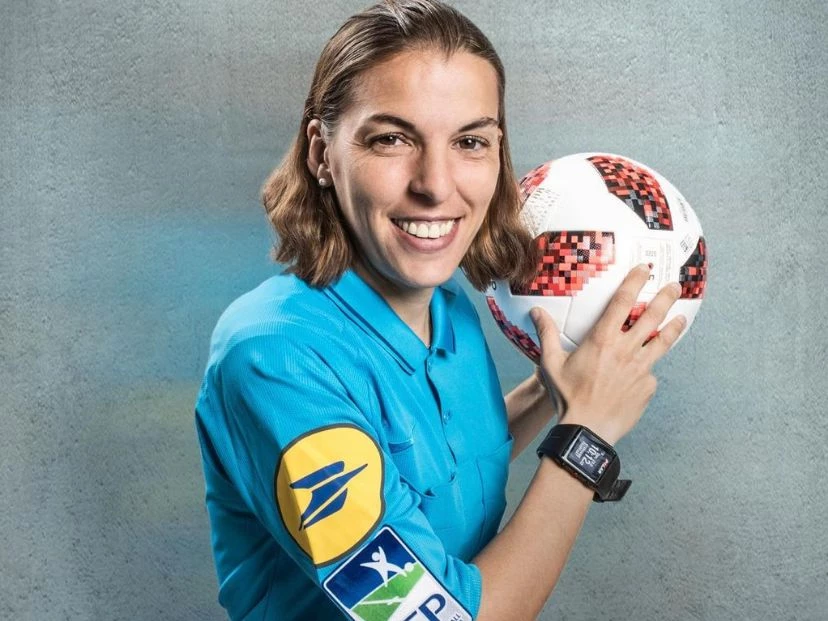 Stéphanie Frappart, la primera mujer que dirigirá un partido