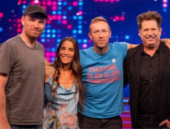 Así fue el look de Juana Viale en su entrevista con Chris Martin