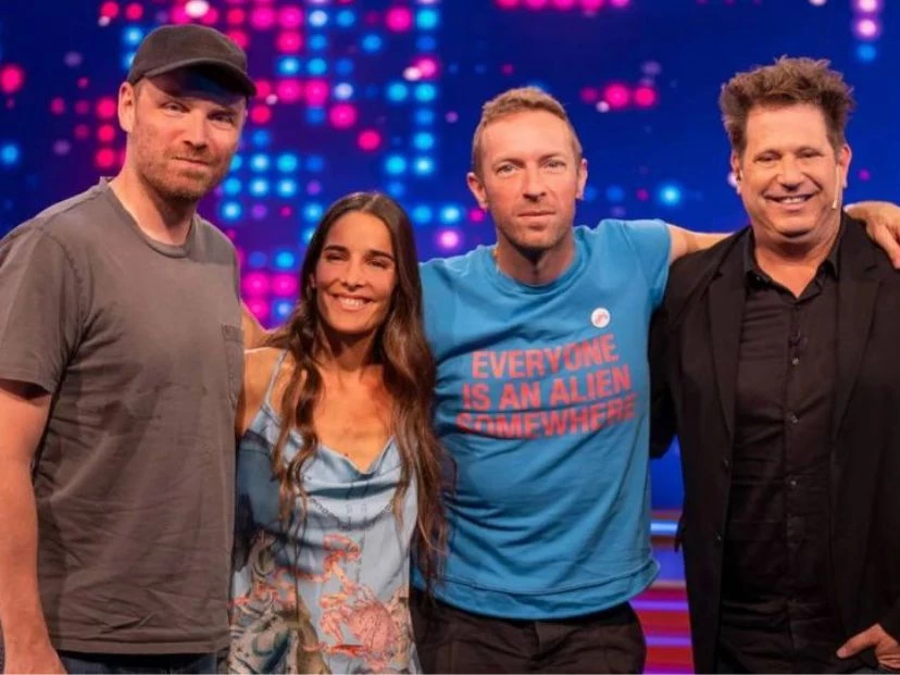Look de Juana Viale en nota con Coldplay.