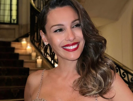 Así es el look total black de Pampita para la presentación del Bailando