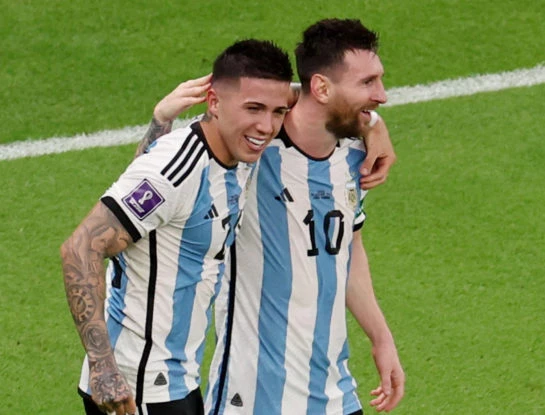 Qué dice la emotiva carta que escribió Enzo Fernández a sus 15 años para Lionel Messi