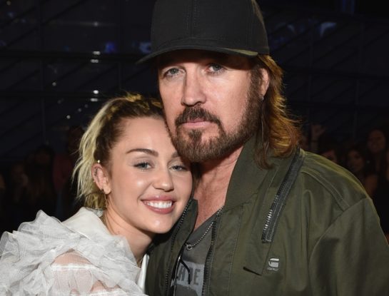 Los motivos por los que Miley Cyrus decidió alejarse de su padre