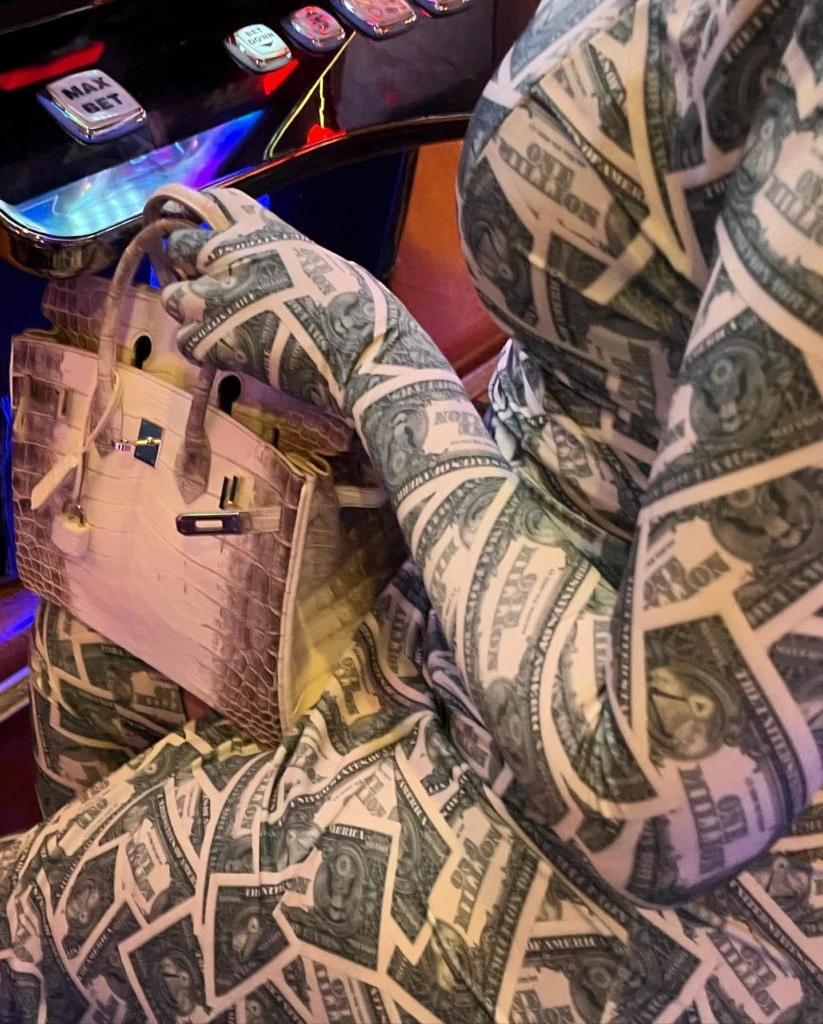 Georgina Rodríguez que complementó con la cartera más cara del mundo (que tiene Wanda Nara)