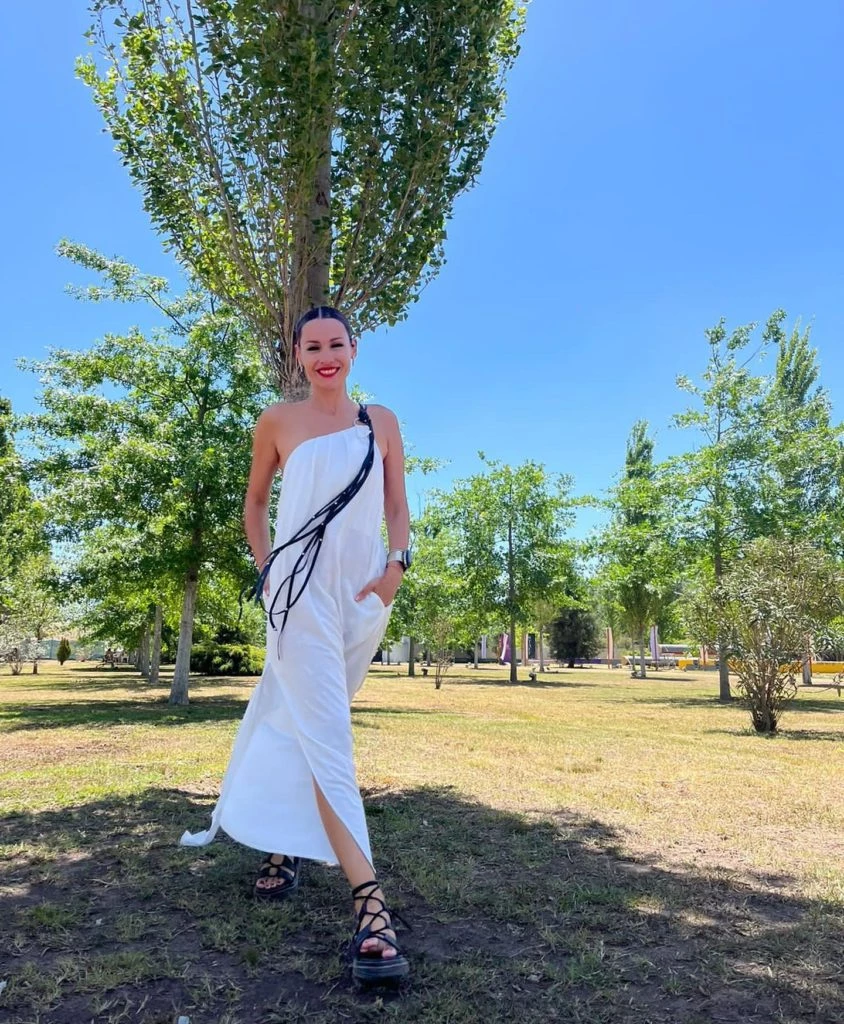 Pampita mostró el look perfecto para una fiesta al aire libre