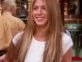 Jennifer Aniston eligió un look inspirado en Friends para su más reciente entrevista