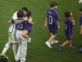 Lionel Messi se abraza con Antonela Roccuzzo