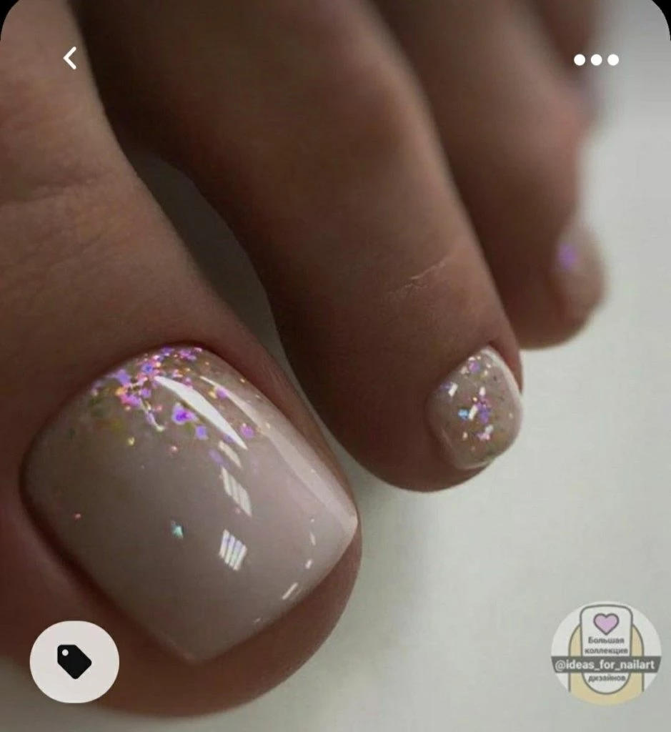 pedicura con glitter para las fiestas