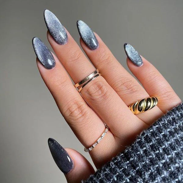 uñas de terciopelo, la versión navideña de las uñas glaseadas