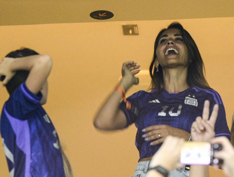 Antonela Roccuzzo en partido Argentina contra Croacia