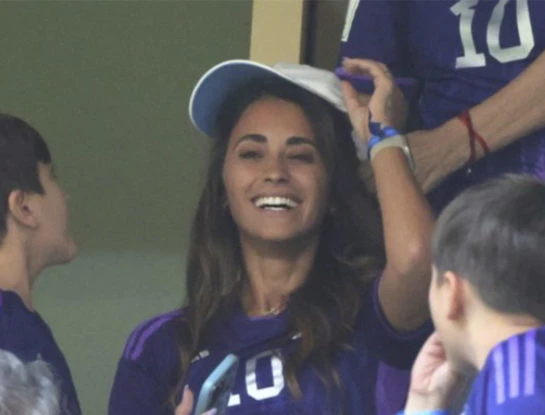 Las fotos de Antonela Roccuzzo en la final de la Copa del Mundo: la complicidad con sus hijos y con Celia, la mamá de Lionel Messi