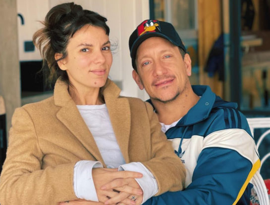 Así es el living estilo industrial de Gime Accardi y Nico Vázquez