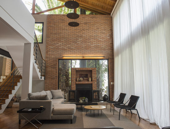 Video deco: así se reformó un chalet de los noventa con nuevos aires