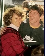 Messi con maestra Mónica Dómina