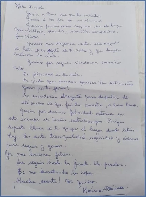Messi con maestra Mónica Dómina
