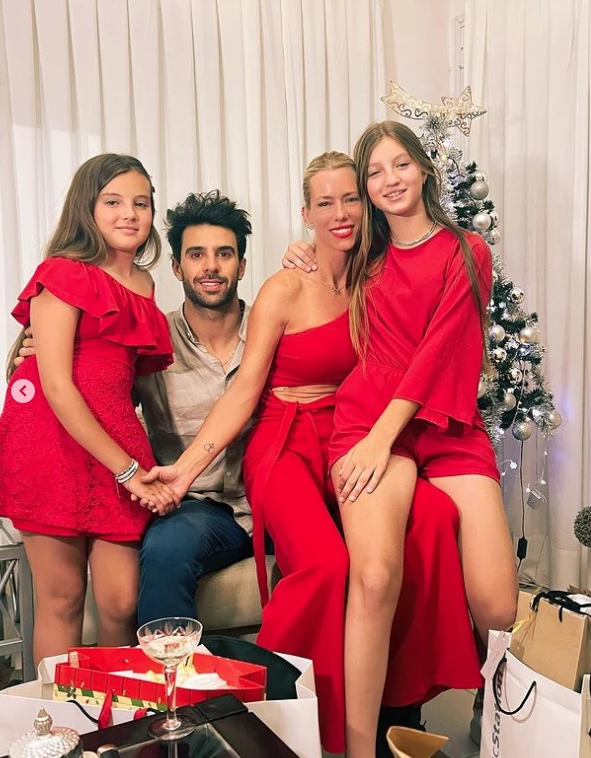 Nicole Neumann con hijas