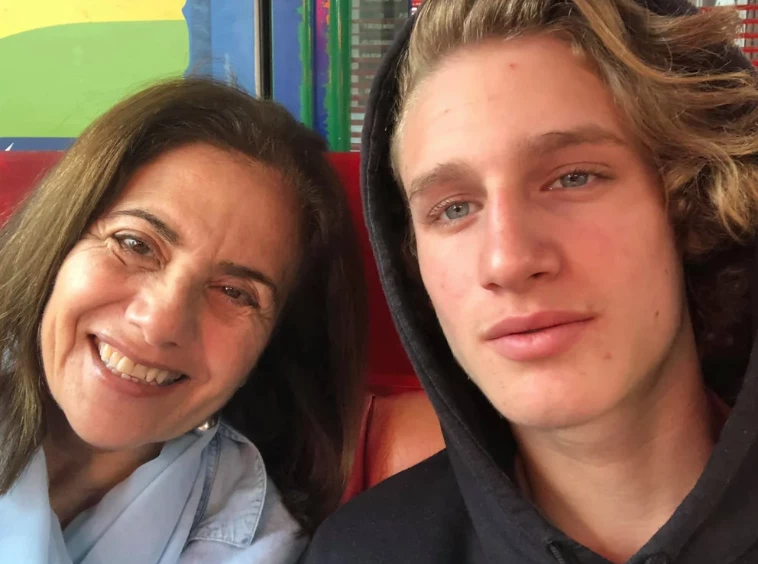 Olga Naum con nieto Joaquín Salgado, detenido