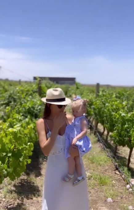 Pampita y Ana muestran los looks madre e hija más cancheros del verano