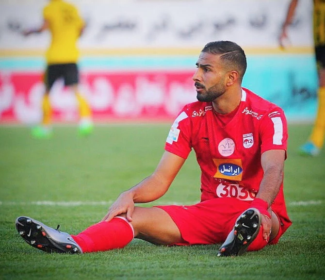 Amir Nasr-Azadani condenado a muerte por defender a las mujeres