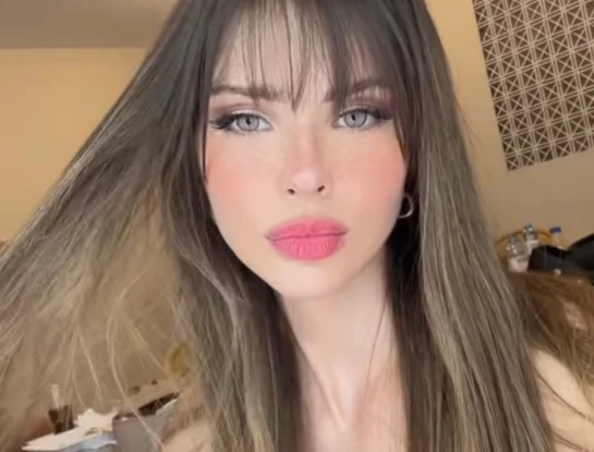 La China Suárez lució un impactante vestido de Carolina Herrera en un evento en Buenos Aires 