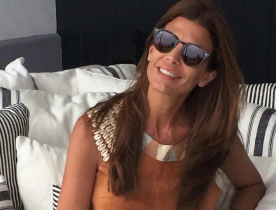 El look super chic de Juliana Awada para ir a la playa