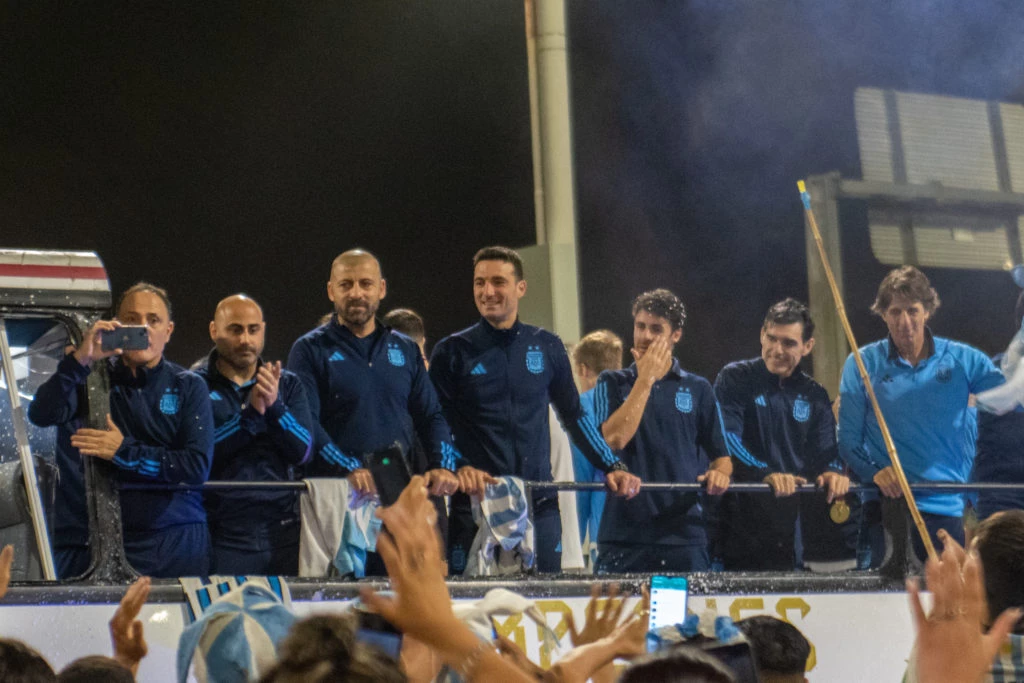 La selección es recibida por una multitud en Argentina