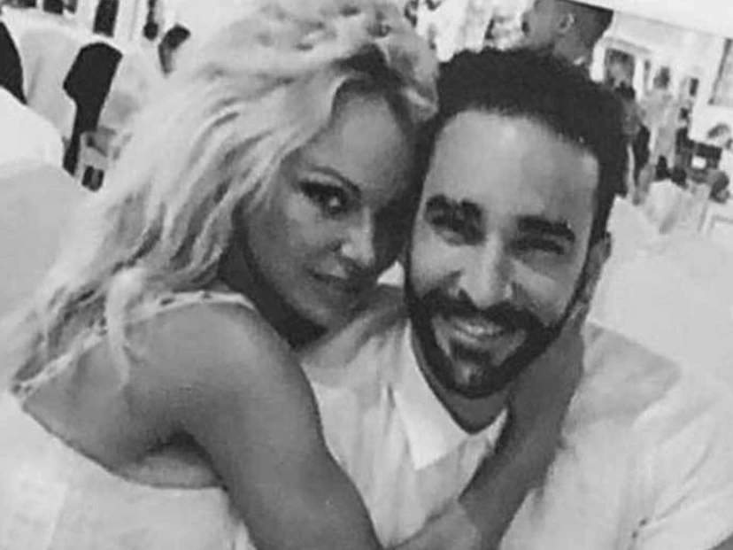 Facebook Pamela Anderson