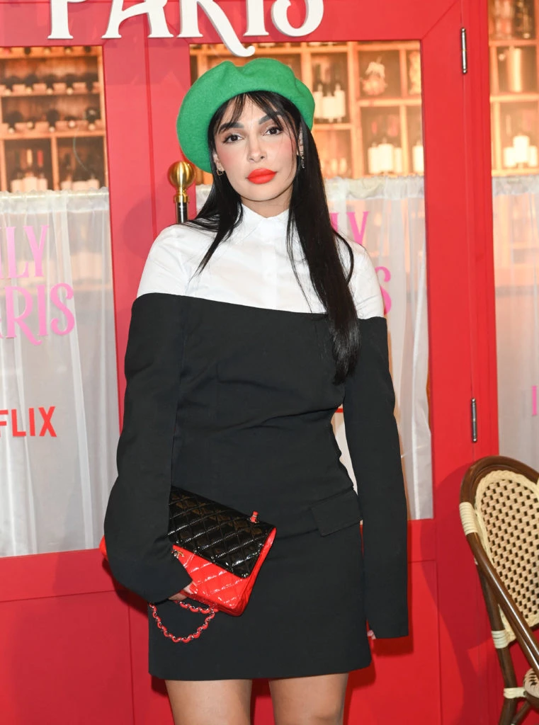 Sanaa El Mahalli estreno Emily in Paris