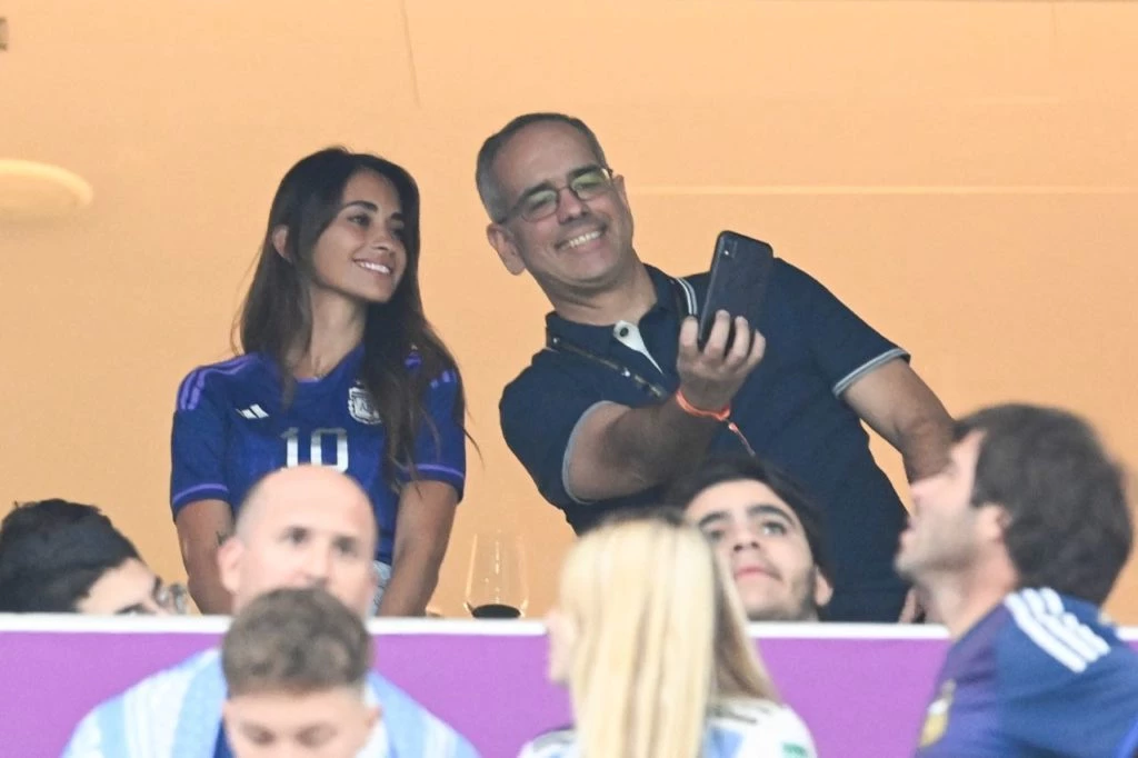 Antonela Roccuzzo en partido Argentina contra Croacia