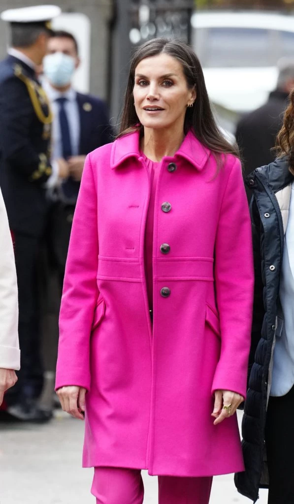 Letizia lució la versión más chic del barbiecore