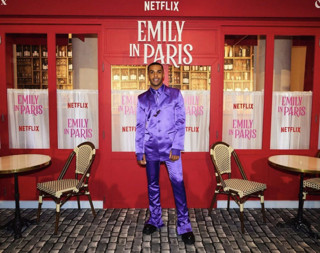 Lucien Laviscount en la premiere de Emily en París. Foto: Instagram.
