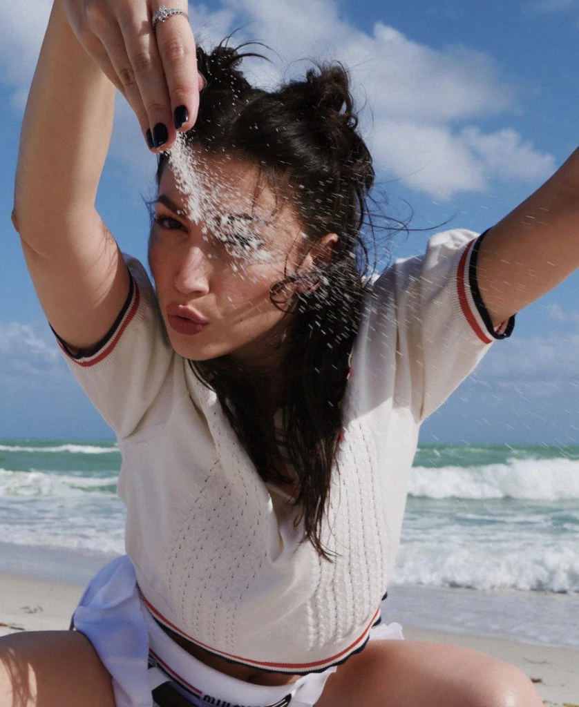 Úrsula Corberó en Miami con su look preppy by Miu Miu