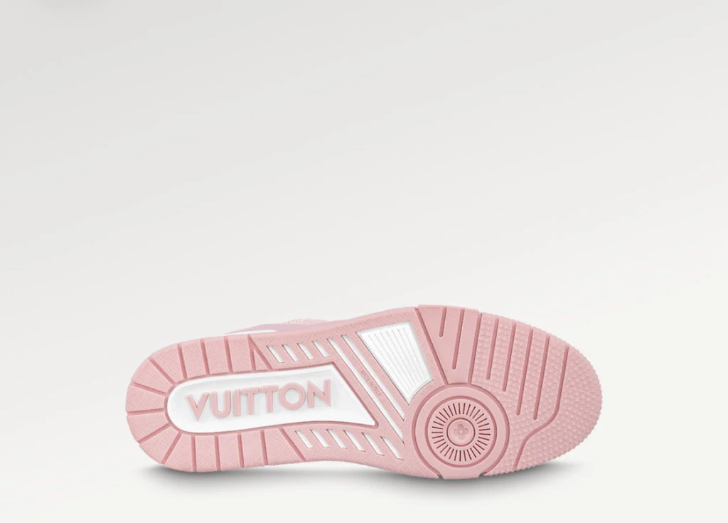 Las zapatillas Louis Vuitton que lució Antonela Roccuzzo para alentar a la selección argentina. Foto: web.