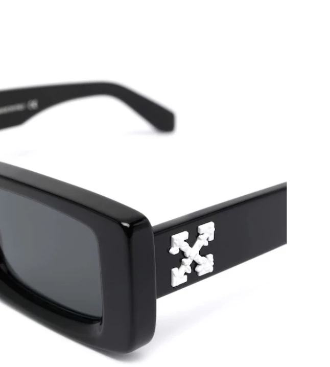 Los lentes de sol Off-White que lució Nicolás Otamendi. Foto: Instagram.