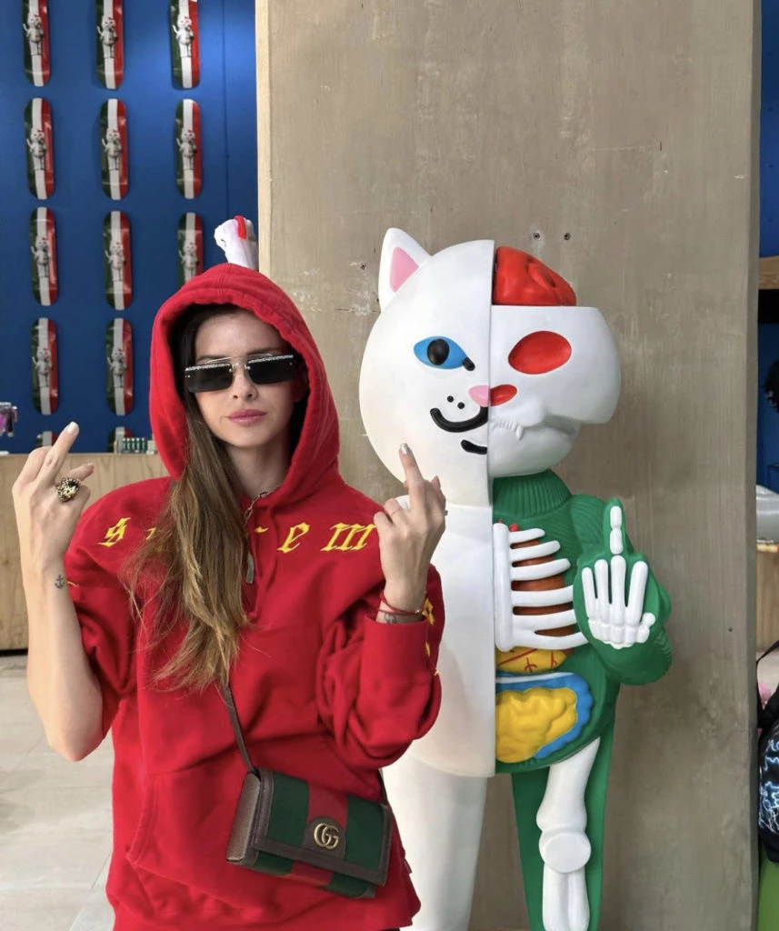 Los accesorios de lujo de la china Suárez. Foto: Instagram.