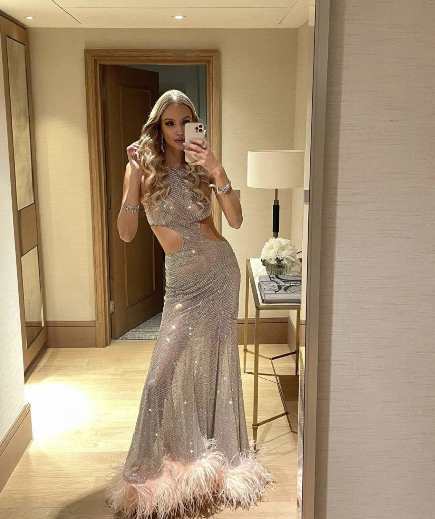 Looks con brillos para Nochebuena. Foto: Instagram.