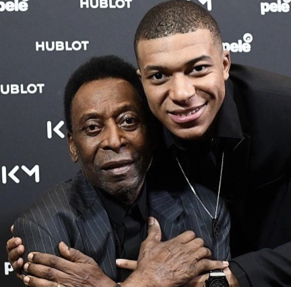 Pelé con Kylian Mbappé