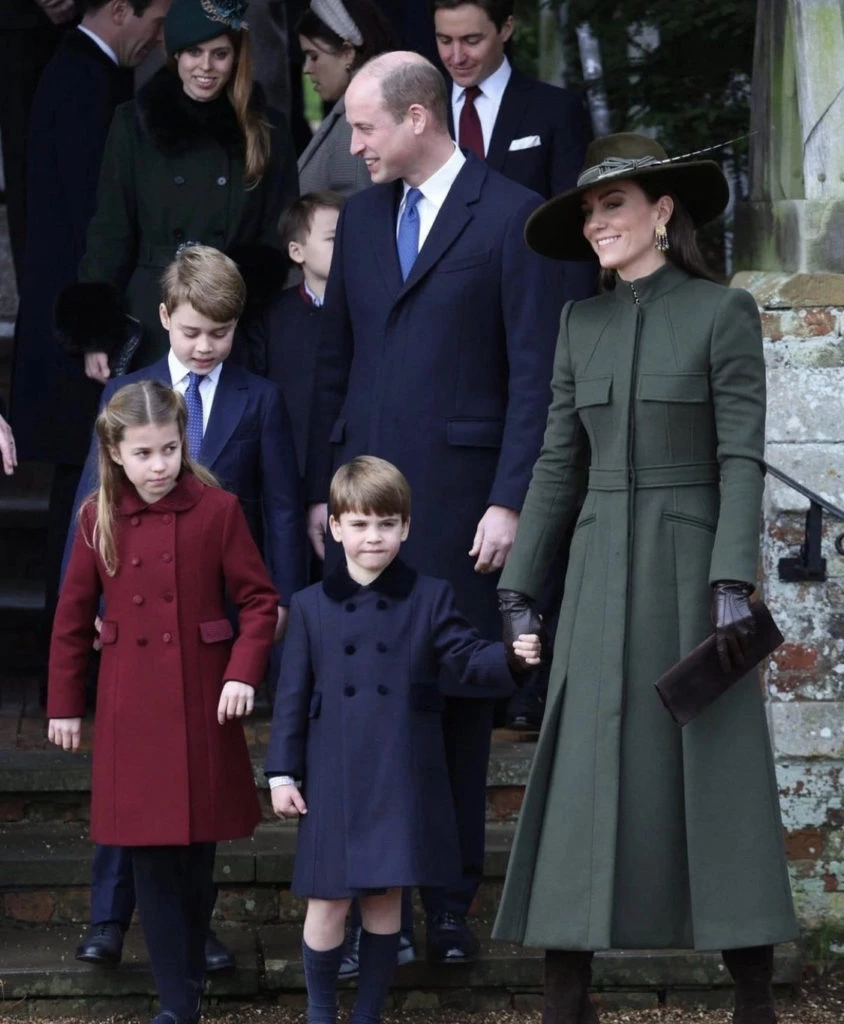 El look monocromático de Kate Middleton en Navidad. Foto: Instagram.