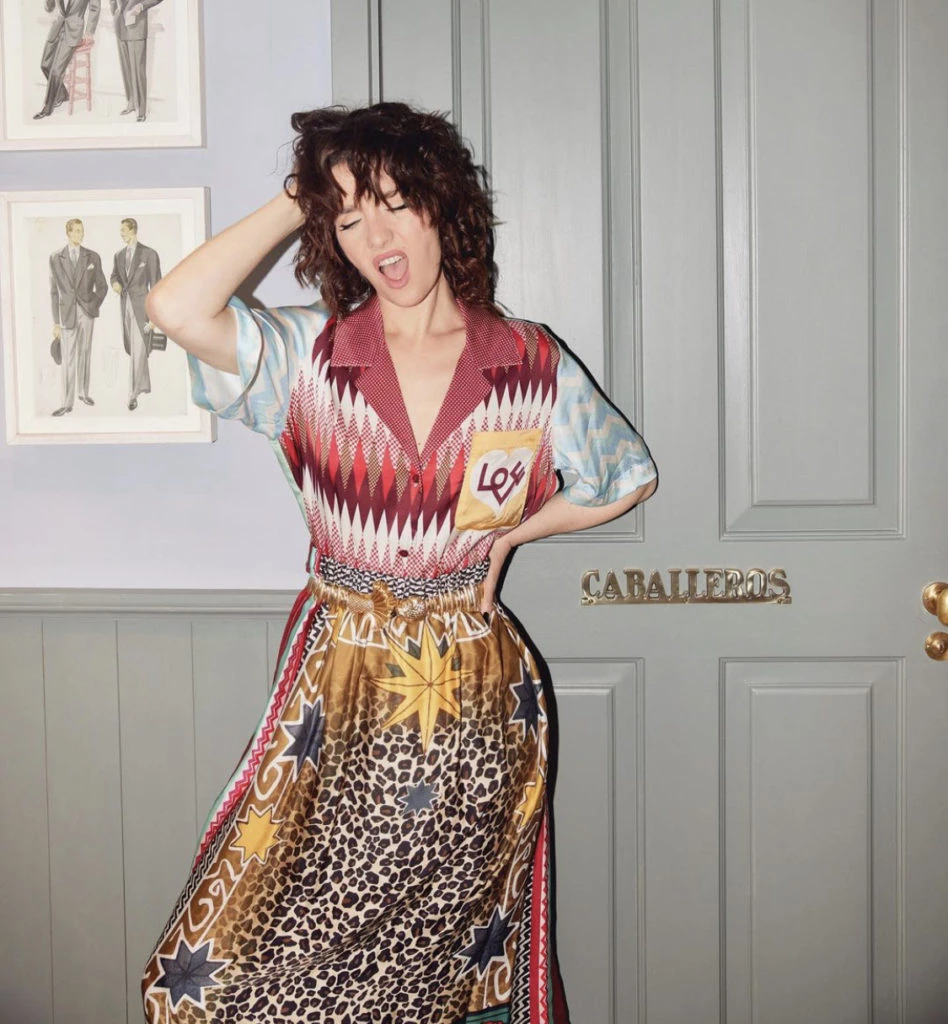 Natalia Oreiro y un look con mucho color